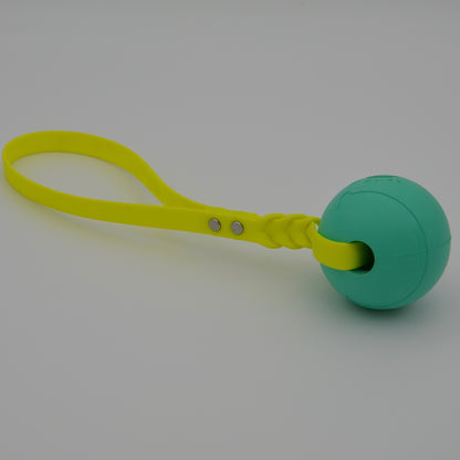 ROCDOG ACTIVE BALL - Robuster Wurfball für Hunde aus Naturkautschuk mit Biothane Schlaufe