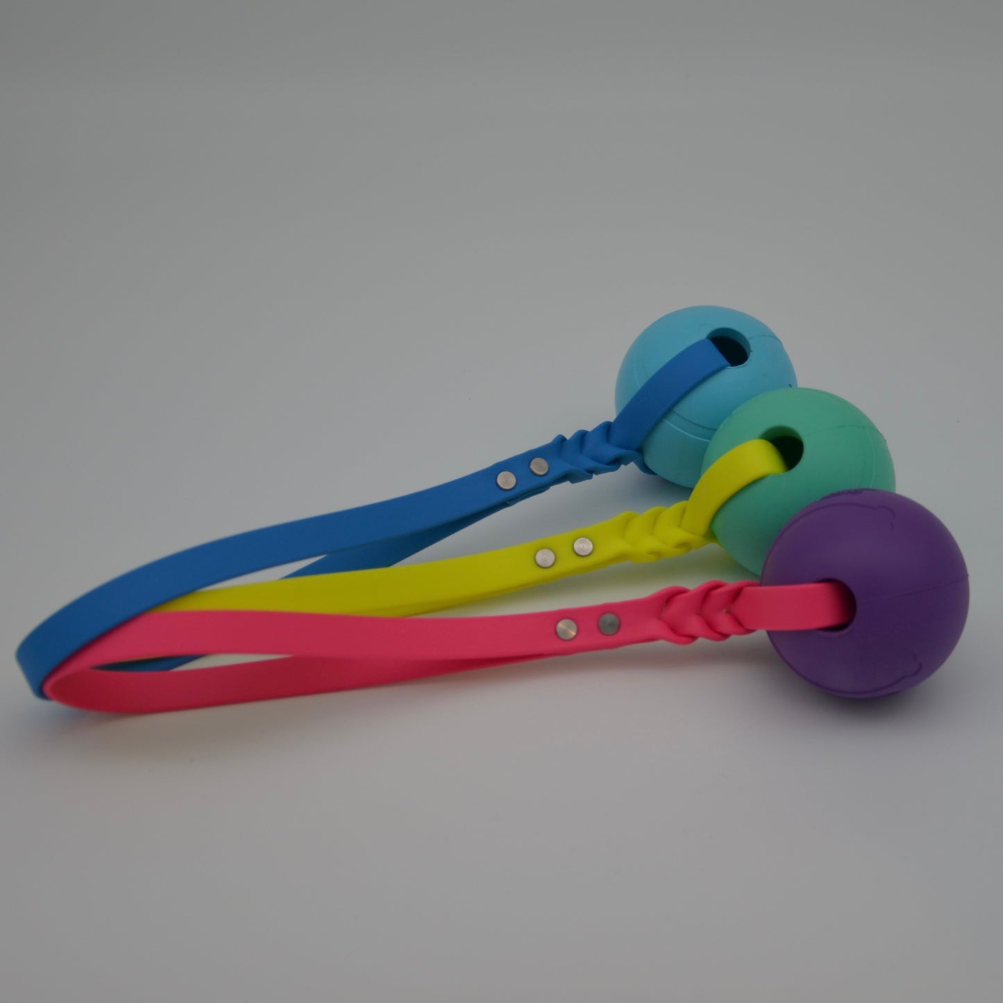 ROCDOG ACTIVE BALL - Robuster Wurfball für Hunde aus Naturkautschuk mit Biothane Schlaufe