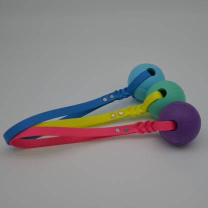 ROCDOG ACTIVE BALL - Robuster Wurfball für Hunde aus Naturkautschuk mit Biothane Schlaufe