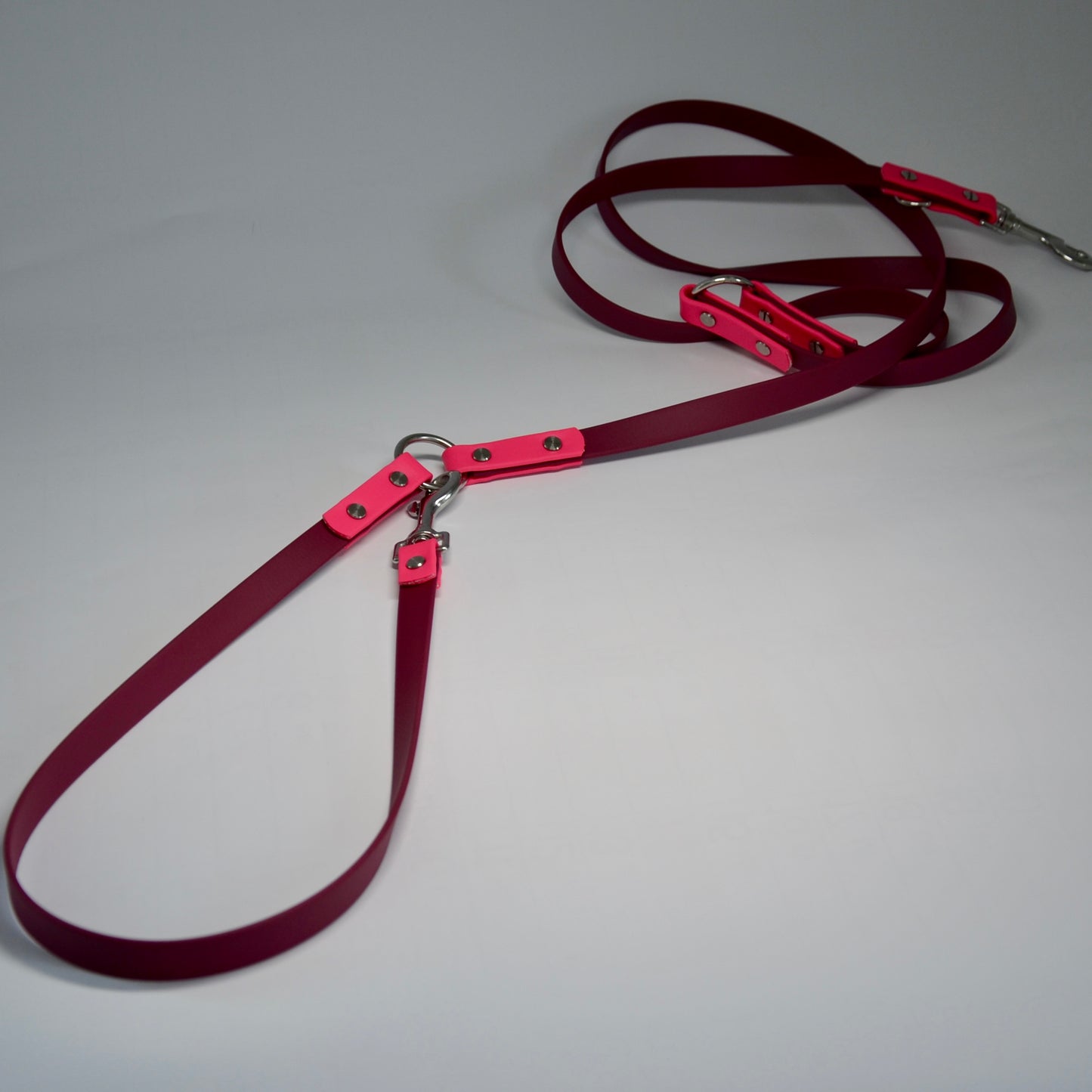 WIESENHÜPFER - BioThane® Umhängeleine in weinrot/magenta-pink