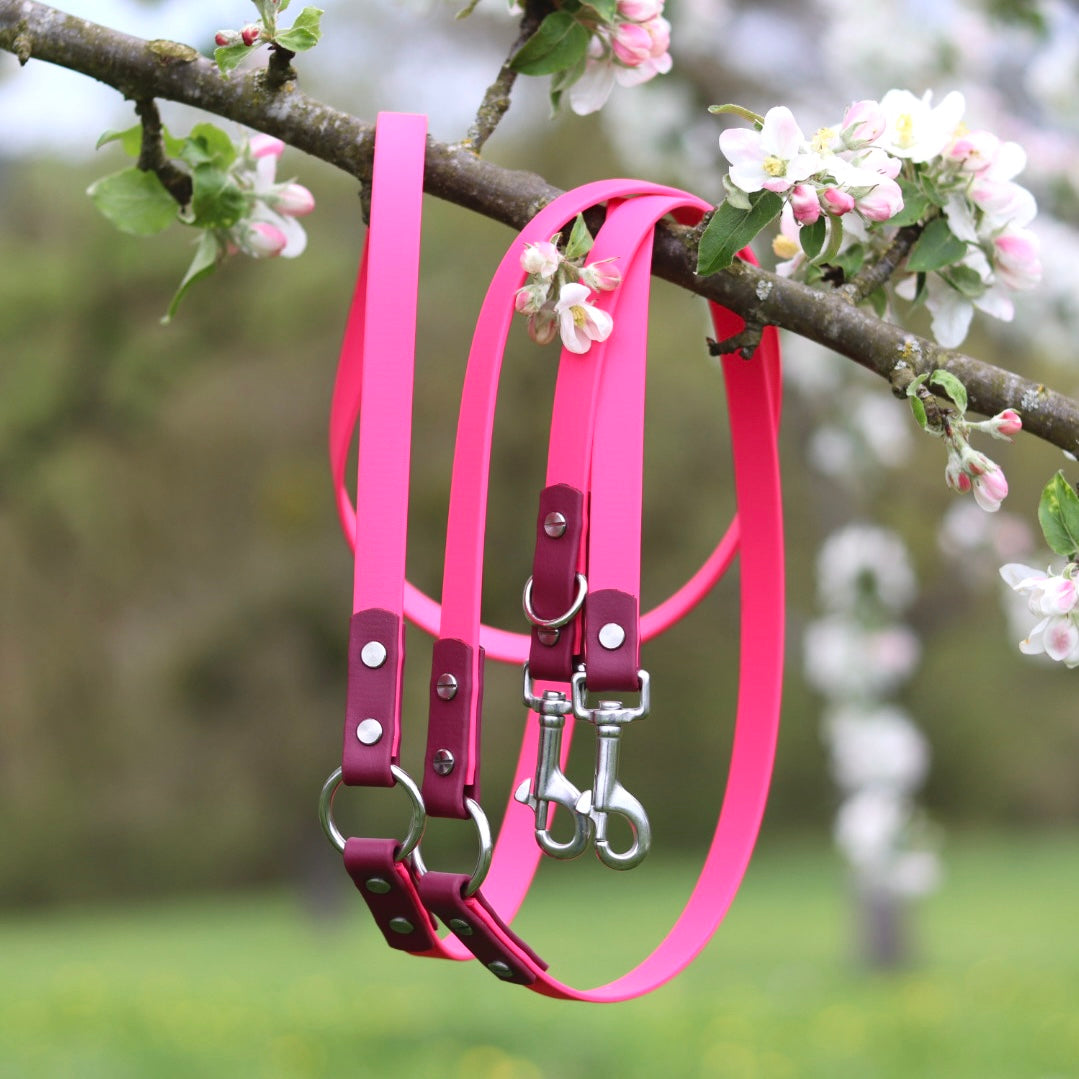 WIESENHÜPFER - BioThane® Umhängeleine in weinrot/magenta-pink